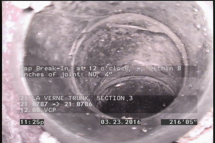 Tap Break-In, at 12 o'clock, -, within 8 inches of joint: NO, 4"
