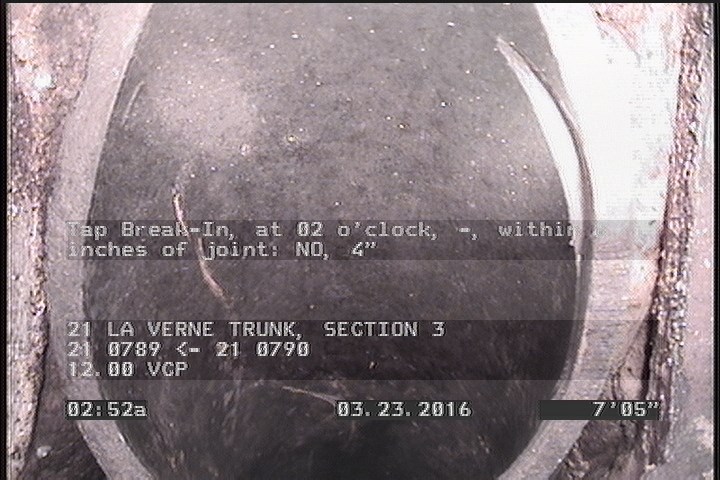 Tap Break-In, at 02 o'clock, -, within 8 inches of joint: NO, 4"