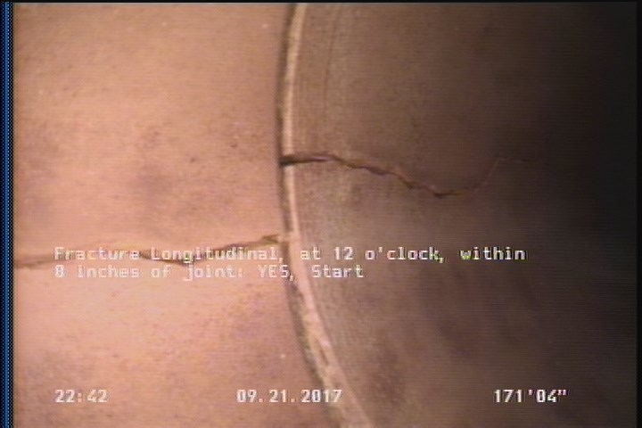 Fracture Longitudinal, at 12 o'clock, within 8 inches of joint: YES, Start