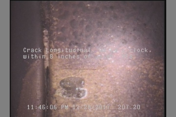 Crack Longitudinal, at 04 o'clock, within 8 inches of joint: YES