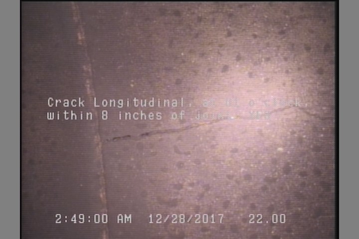 Crack Longitudinal, at 01 o'clock, within 8 inches of joint: YES