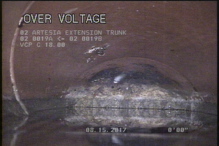 Deposits Attached Grease, 20 %of cross sectional area, from 10 to 02 o'clock, , within 8 inches of joint: YES