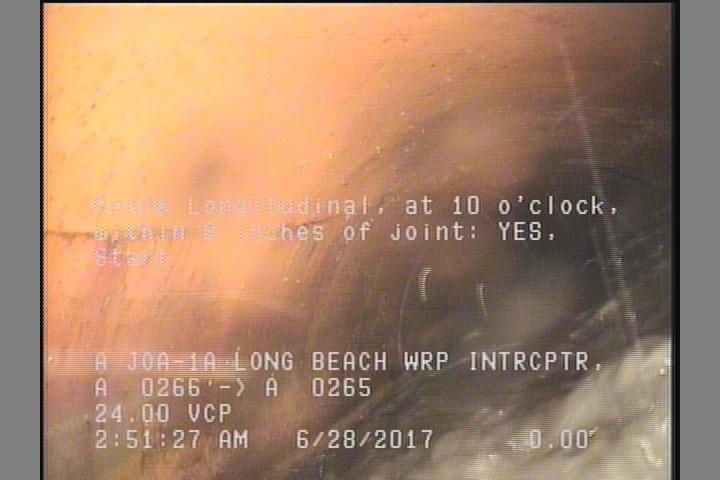Crack Longitudinal, at 10 o'clock, within 8 inches of joint: YES, Start