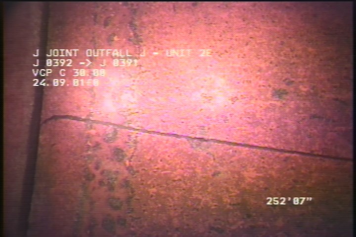 Crack Longitudinal, at 10 o'clock, within 8 inches of joint: YES