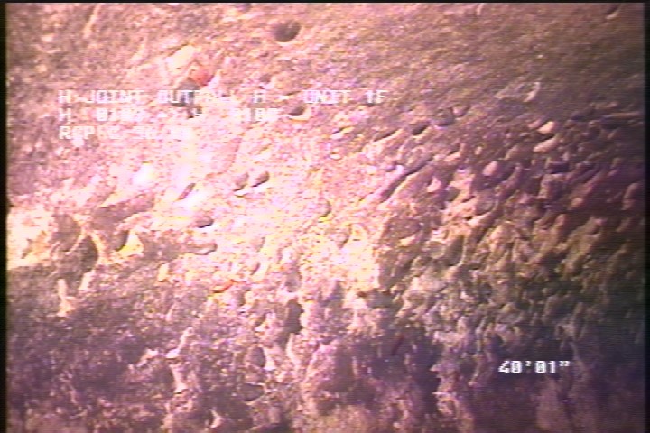 Surface Aggregate Projecting, from 08 to 04 o'clock, within 8 inches of joint: YES, Start - SEVERE AGG