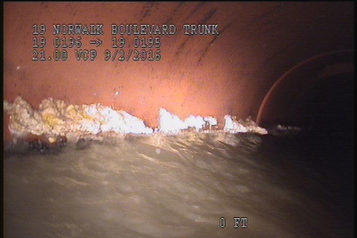 Deposits Attached Grease, 5 %of cross sectional area, at 08 o'clock, , within 8 inches of joint: YES, Start