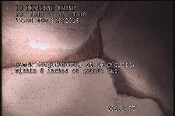 Crack Longitudinal, at 09 o'clock, within 8 inches of joint: YES, Start