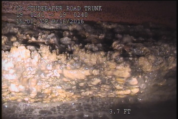 Deposits Attached Grease, 10 %of cross sectional area, at 09 o'clock, , within 8 inches of joint: YES