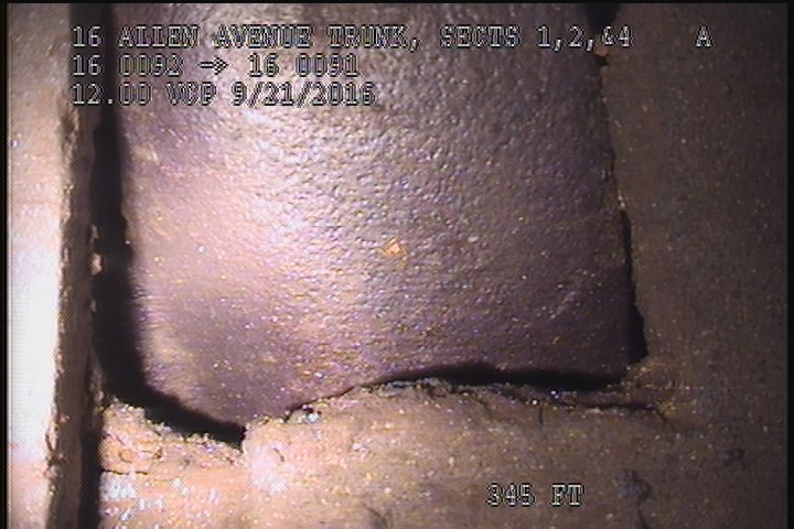 Broken Soil Visible, from 11 to 01 o'clock, within 8 inches of joint: YES