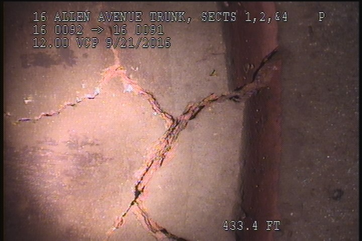 Fracture Multiple, from 09 to 03 o'clock, within 8 inches of joint: YES - S