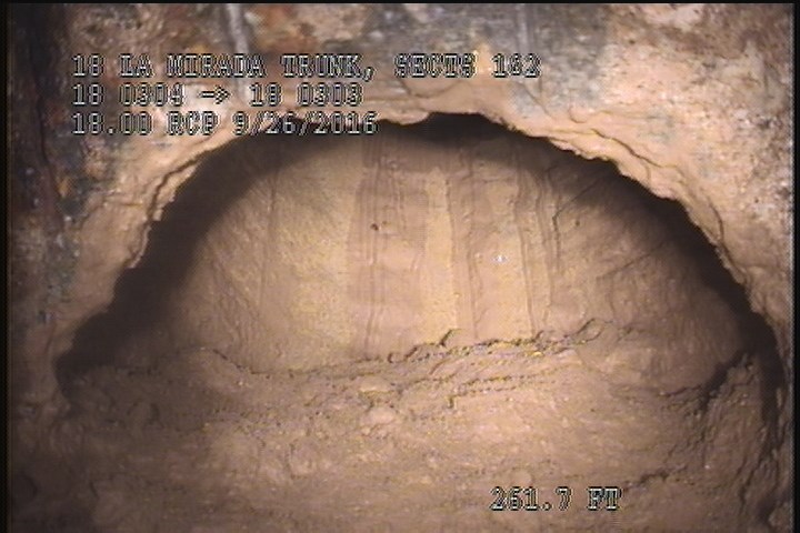Hole Soil Visible, from 10 to 11 o'clock, within 8 inches of joint: NO