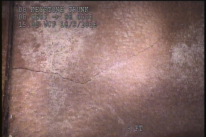 Fracture Spiral, from 08 to 11 o'clock, within 8 inches of joint: YES, Start - HAIRLINE