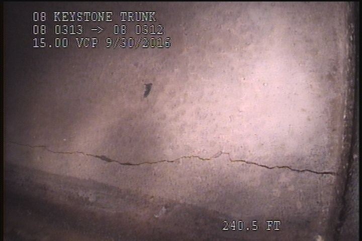 Fracture Spiral, from 02 to 04 o'clock, within 8 inches of joint: YES, Start - SLIGHT