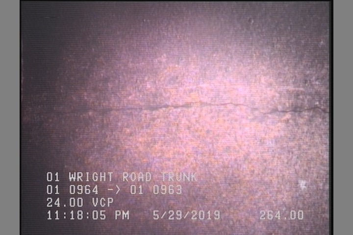 Crack longitudal, from 11 to 01 o'clock, within 8 inches of joint: YES, Start