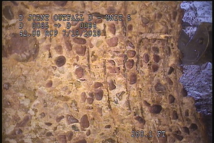 Surface Reinforcement Visible, from 11 to 01 o'clock, within 8 inches of joint: YES