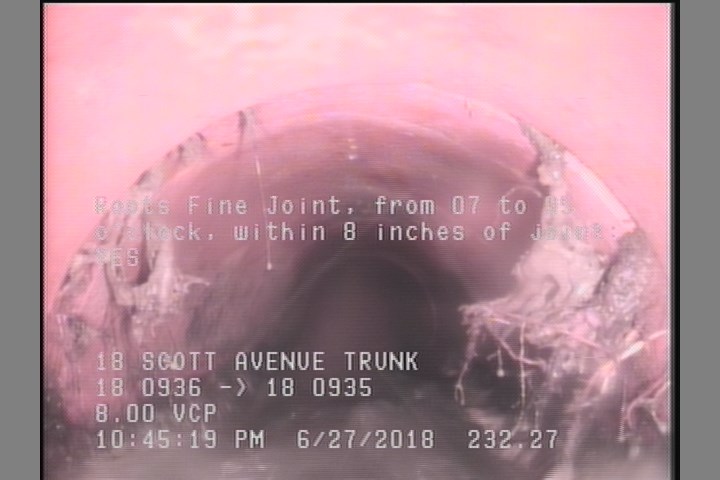 Roots Fine Joint, from 07 to 05 o'clock, within 8 inches of joint: YES