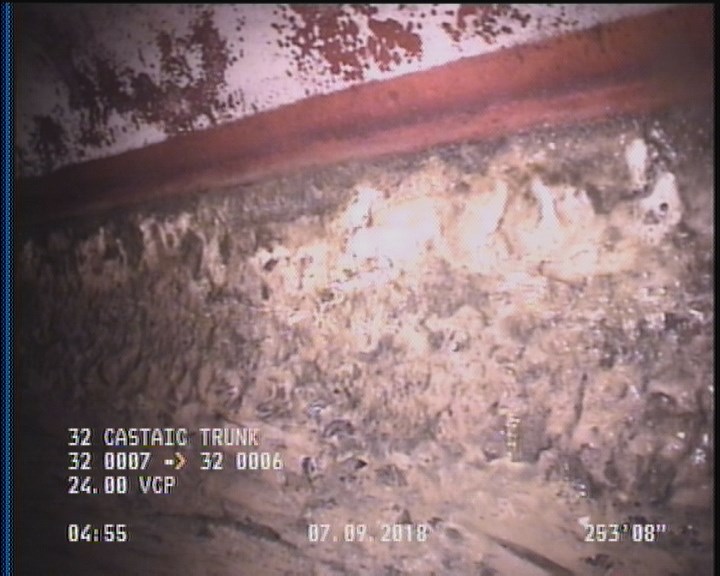 Deposits Attached Grease, 5 %of cross sectional area, from 03 to 09 o'clock, , within 8 inches of joint: YES, Start