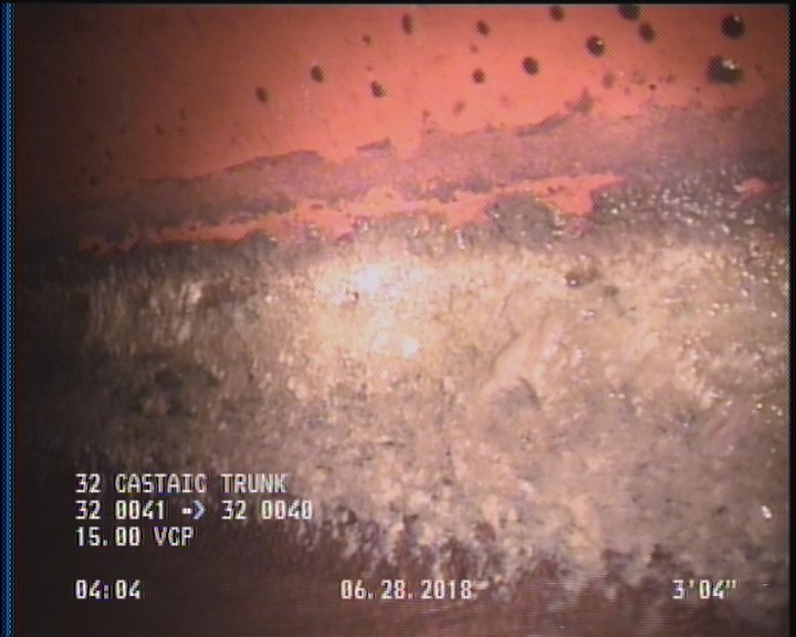 Deposits Attached Grease, 5 %of cross sectional area, from 04 to 08 o'clock, , within 8 inches of joint: YES, Start