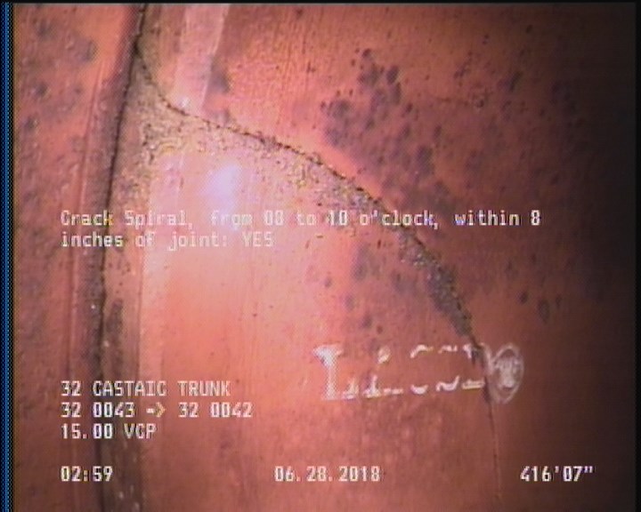 Crack Spiral, from 08 to 10 o'clock, within 8 inches of joint: YES