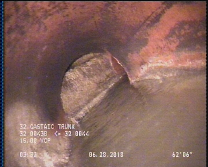 Deposits Attached Grease, 5 %of cross sectional area, from 04 to 08 o'clock, , within 8 inches of joint: YES