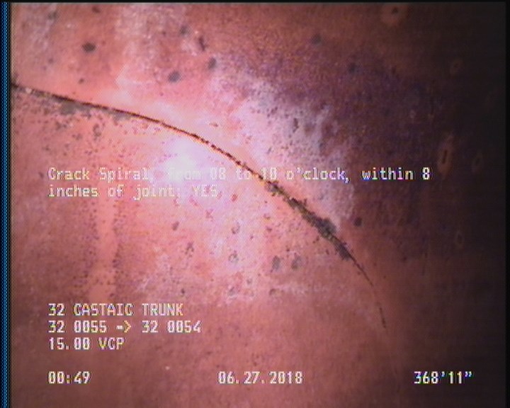 Crack Spiral, from 08 to 10 o'clock, within 8 inches of joint: YES