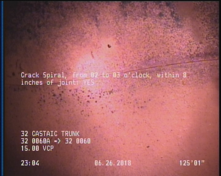Crack Spiral, from 02 to 03 o'clock, within 8 inches of joint: YES