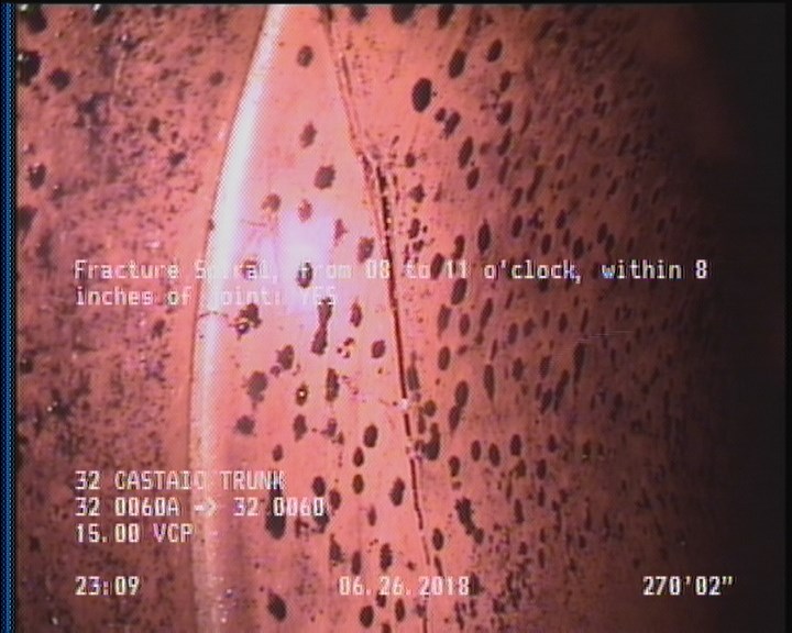 Fracture Spiral, from 08 to 11 o'clock, within 8 inches of joint: YES