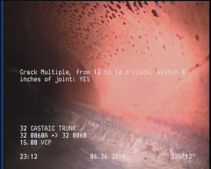 Crack Multiple, from 12 to 12 o'clock, within 8 inches of joint: YES