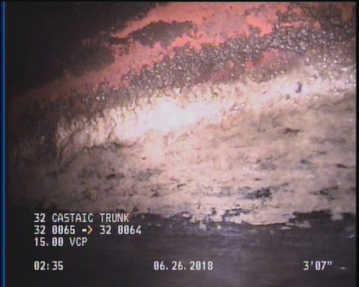 Deposits Attached Grease, 5 %of cross sectional area, from 04 to 08 o'clock, , within 8 inches of joint: YES, Start