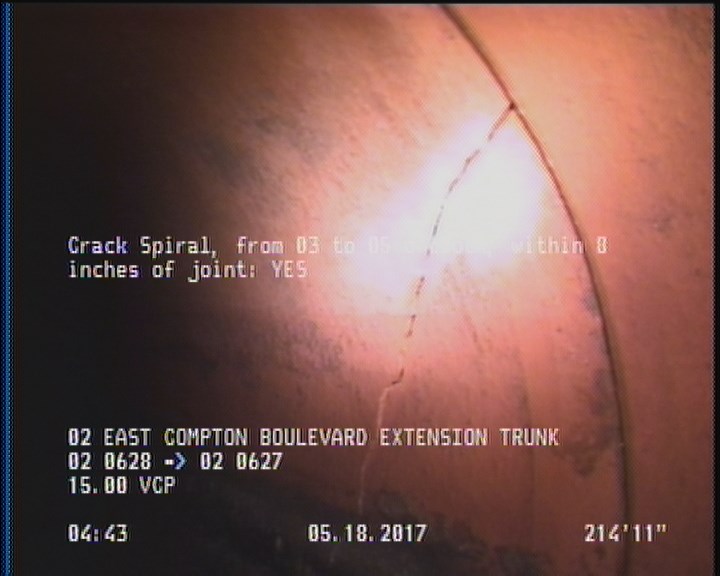 Crack Spiral, from 03 to 05 o'clock, within 8 inches of joint: YES