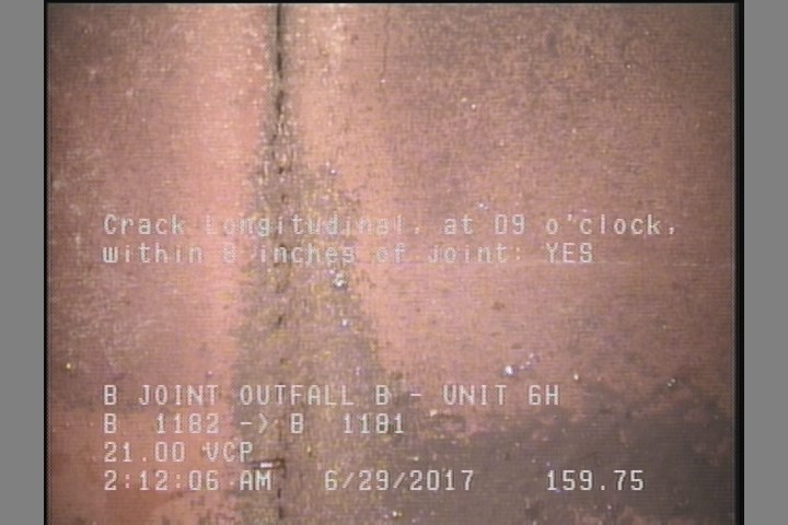 Crack Longitudinal, at 09 o'clock, within 8 inches of joint: YES