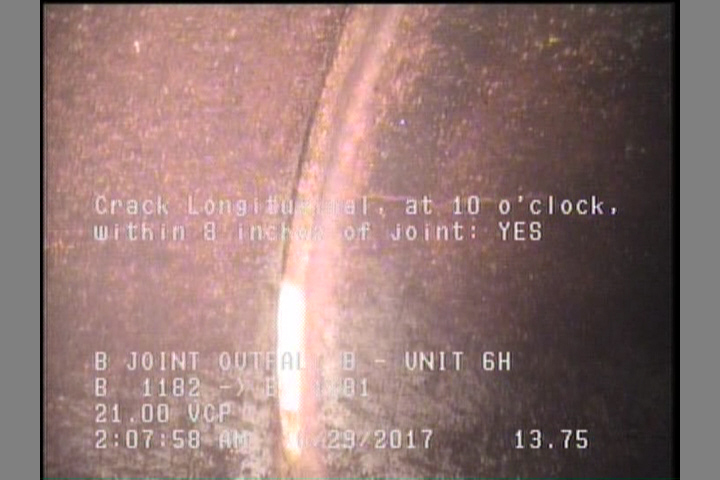 Crack Longitudinal, at 10 o'clock, within 8 inches of joint: YES