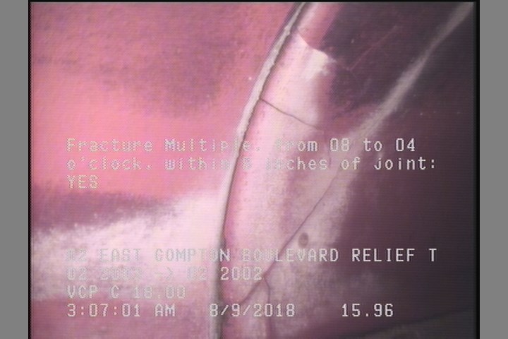 Fracture Multiple, from 08 to 04 o'clock, within 8 inches of joint: YES