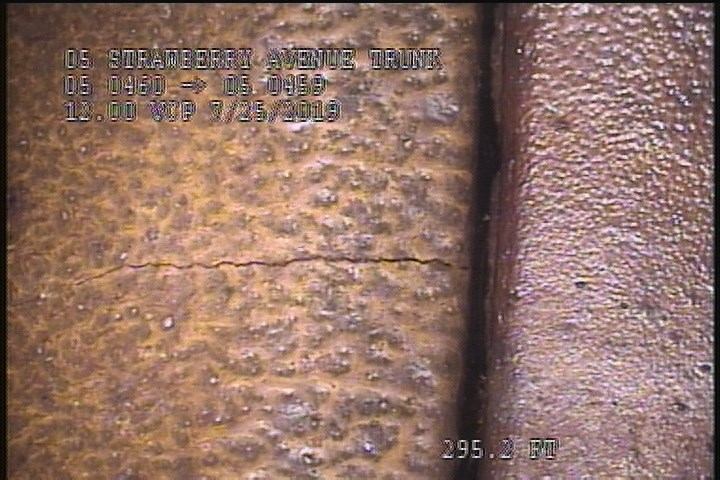 Crack Longitudinal, at 03 o'clock, within 8 inches of joint: YES