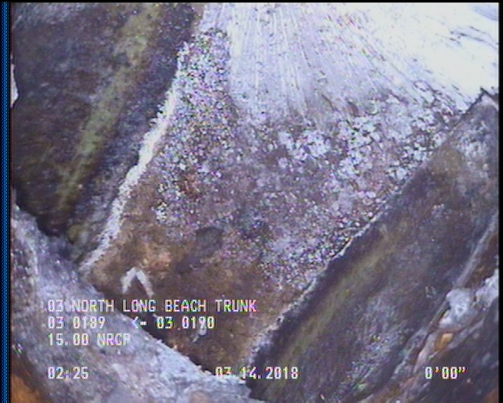Deposits Settled Other, 5 %of cross sectional area, from 05 to 07 o'clock, , within 8 inches of joint: YES - DEBRIS