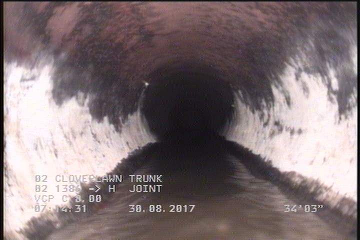 Deposits Attached Encrustation, 10 %of cross sectional area, from 08 to 04 o'clock, , within 8 inches of joint: NO, Start