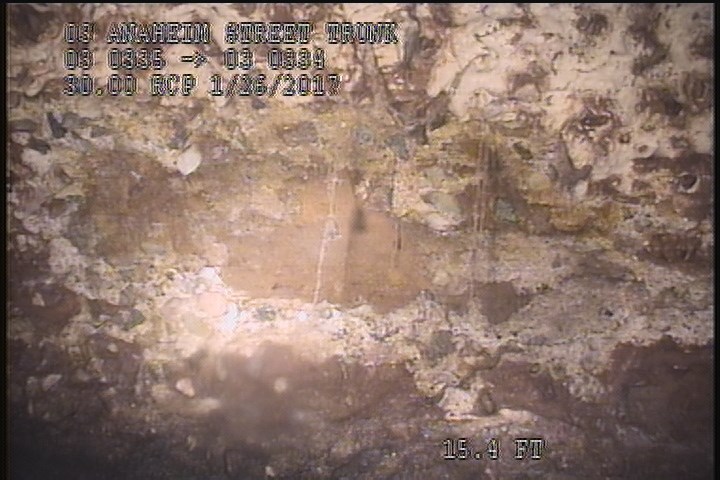 Surface Missing Wall, from 01 to 03 o'clock, within 8 inches of joint: YES, Start - SOIL VISIBLE SPORATIC