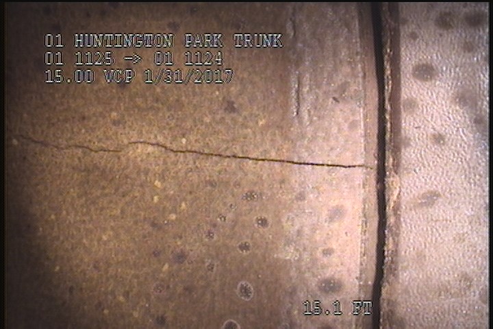Crack Longitudinal, at 12 o'clock, within 8 inches of joint: YES
