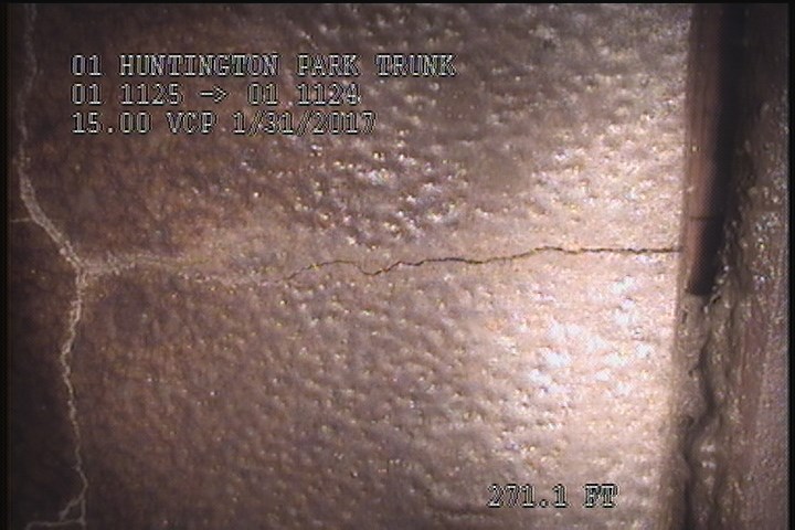 Crack Multiple, from 12 to 04 o'clock, within 8 inches of joint: YES