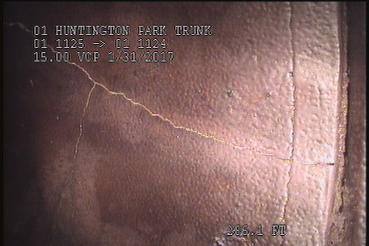 Crack Multiple, from 01 to 05 o'clock, within 8 inches of joint: YES