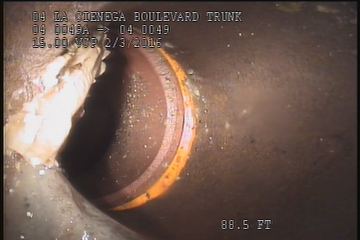Tap Factory Made, at 11 o'clock, -, within 8 inches of joint: YES, 6" - Open