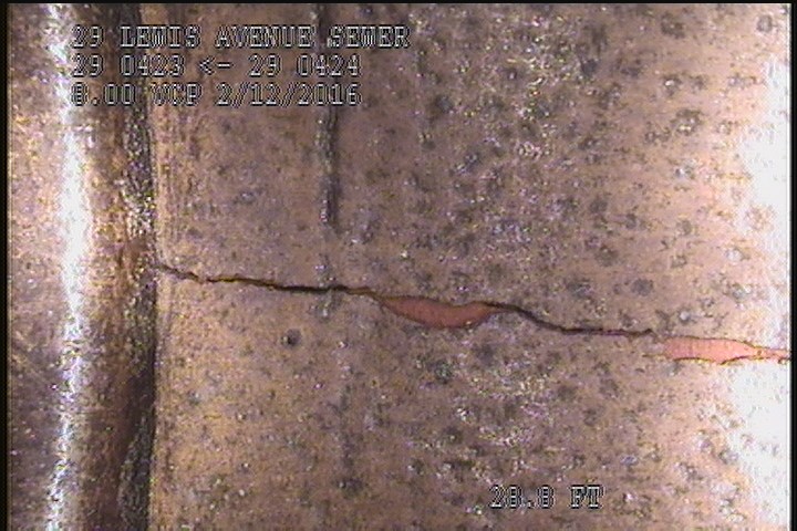 Crack Longitudinal, at 02 o'clock, within 8 inches of joint: YES