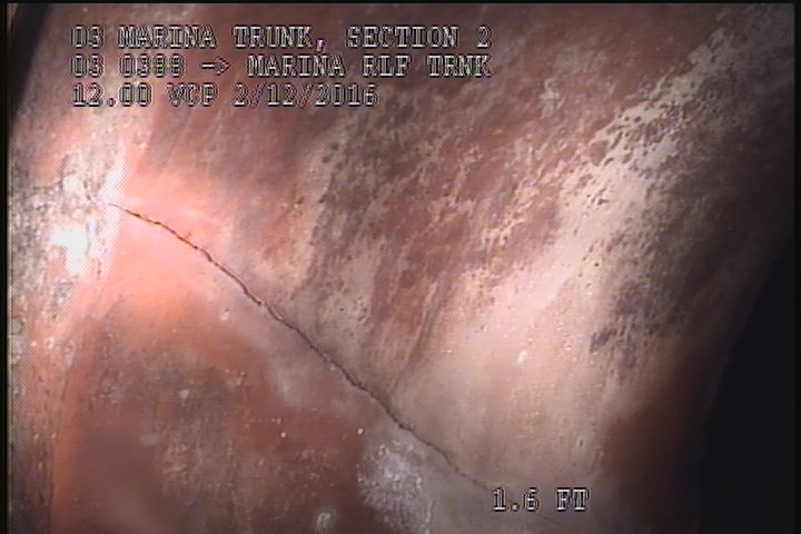 Crack Longitudinal Hinge, 2, from 09 to 04 o'clock, within 8 inches of joint: YES