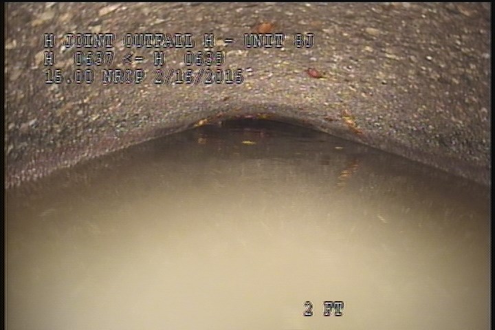 General Observation - ROACHES INSIDE THE MH.
