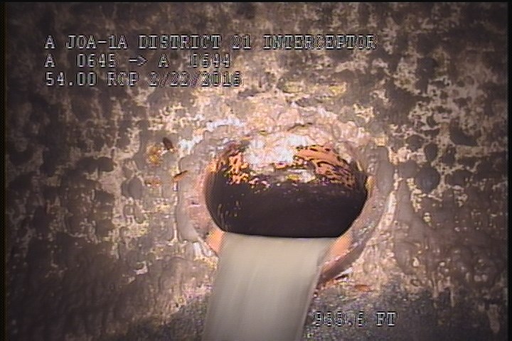 Tap Break-In Intruding, at 10 o'clock, -, -, within 8 inches of joint: NO, 6", 2" - ACTIVE