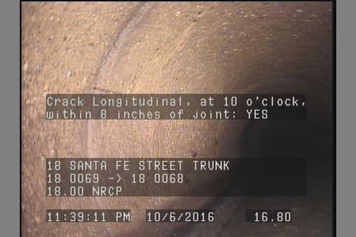 Crack Longitudinal, at 10 o'clock, within 8 inches of joint: YES