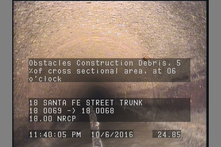 Obstacles Construction Debris, 5 %of cross sectional area, at 06 o'clock