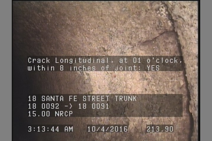 Crack Longitudinal, at 01 o'clock, within 8 inches of joint: YES