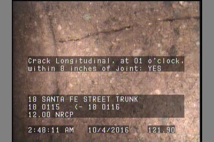Crack Longitudinal, at 01 o'clock, within 8 inches of joint: YES