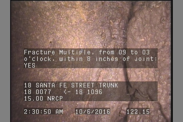 Fracture Multiple, from 09 to 03 o'clock, within 8 inches of joint: YES
